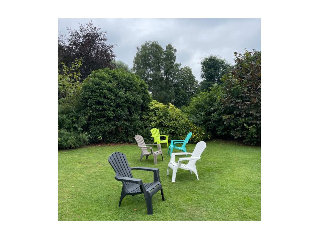 Poltrona in polipropilene grigio