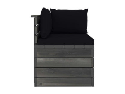 Divano nero con cuscini