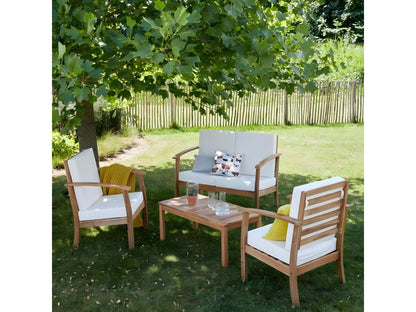 Set di mobili da esterno leggeri e naturali