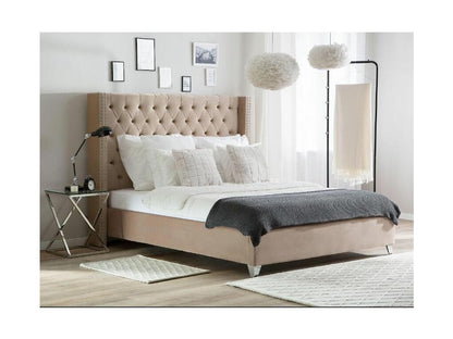 Letto in velluto beige trapuntato